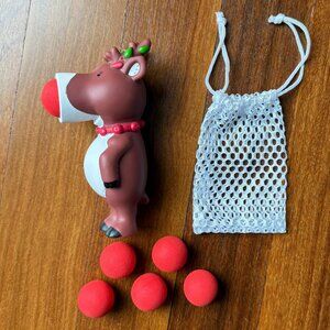 Hog Wild Holiday Reindeer Popper Toy with 6 Foam Balls